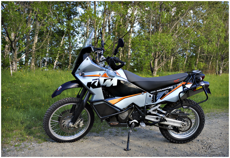 KTM 950 Adventure - fully dressed 
