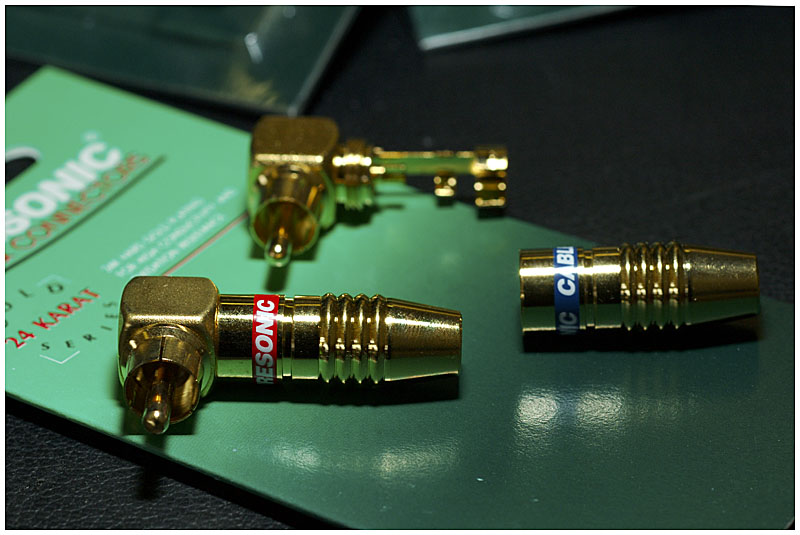 Right angle RCA connecters